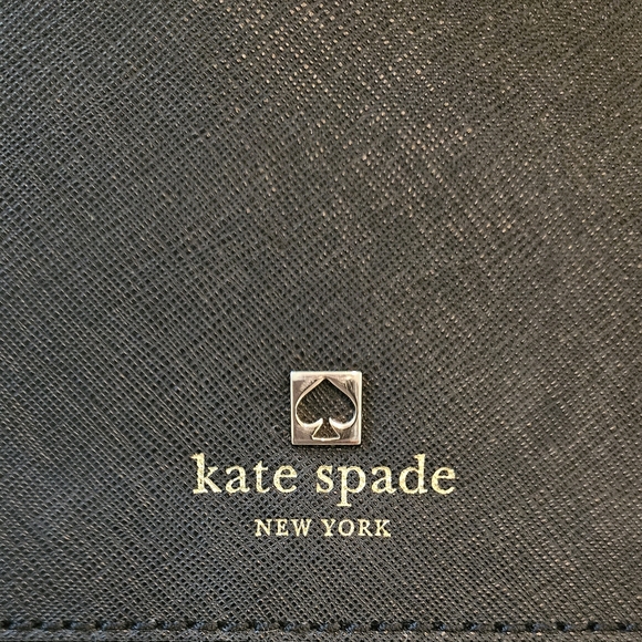 NWOT'S! KATE SPADE - Lightweight Crossbody - Snap Closure- Spade Logo - Picture 5 of 6